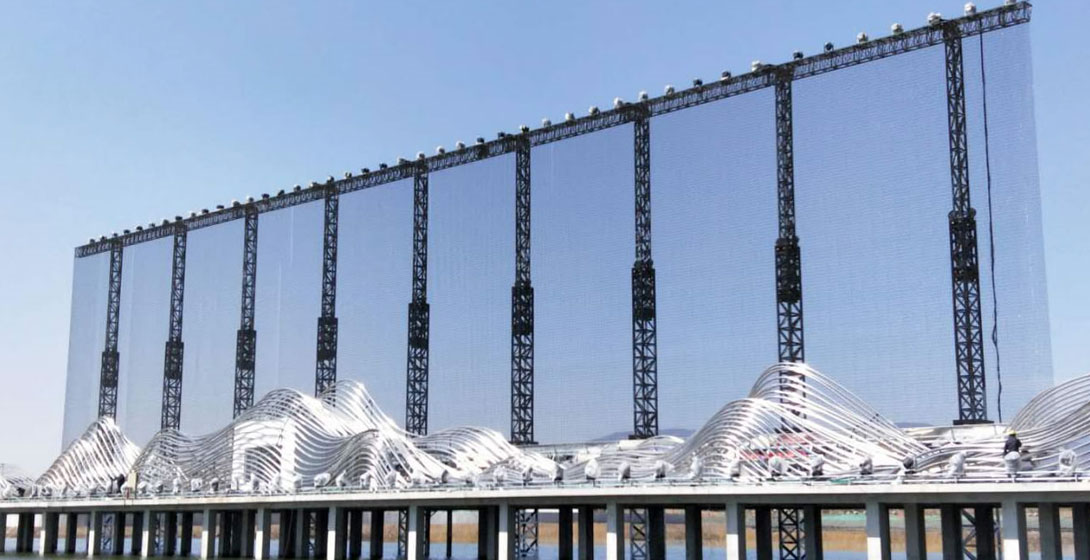 三亿体育光电案例-山西晋阳湖2000平米LED升降网格屏